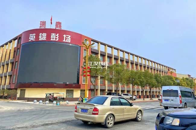 瘋狂之后的彭場鎮(zhèn)，面臨怎樣的困境？疫情期間工人月入5萬，如今百萬口罩機被當廢鐵！  第8張