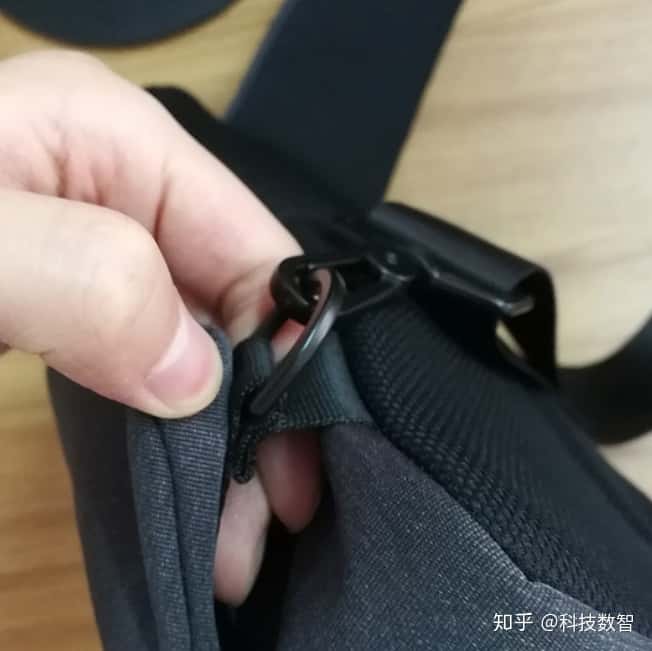 跑步必入實(shí)用品推薦——小米運(yùn)動(dòng)休閑胸包實(shí)測(cè)  第13張