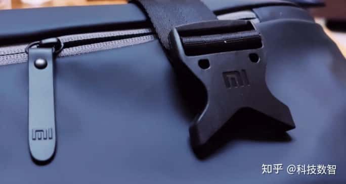 跑步必入實(shí)用品推薦——小米運(yùn)動(dòng)休閑胸包實(shí)測(cè)  第11張